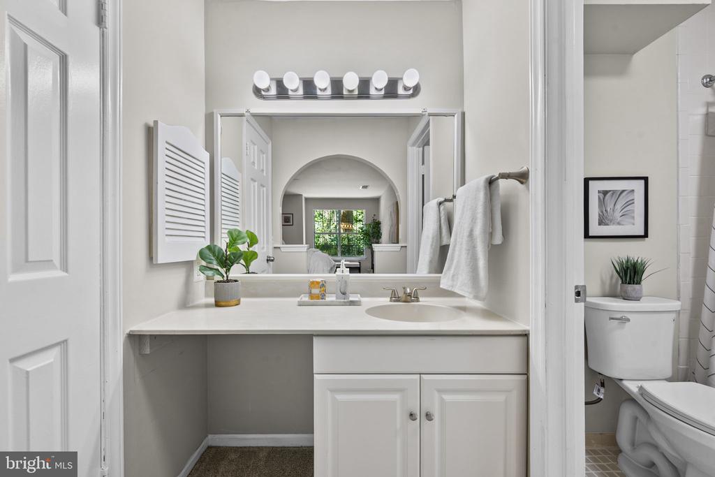 5822 INMAN PARK CIRCLE Unit: 110