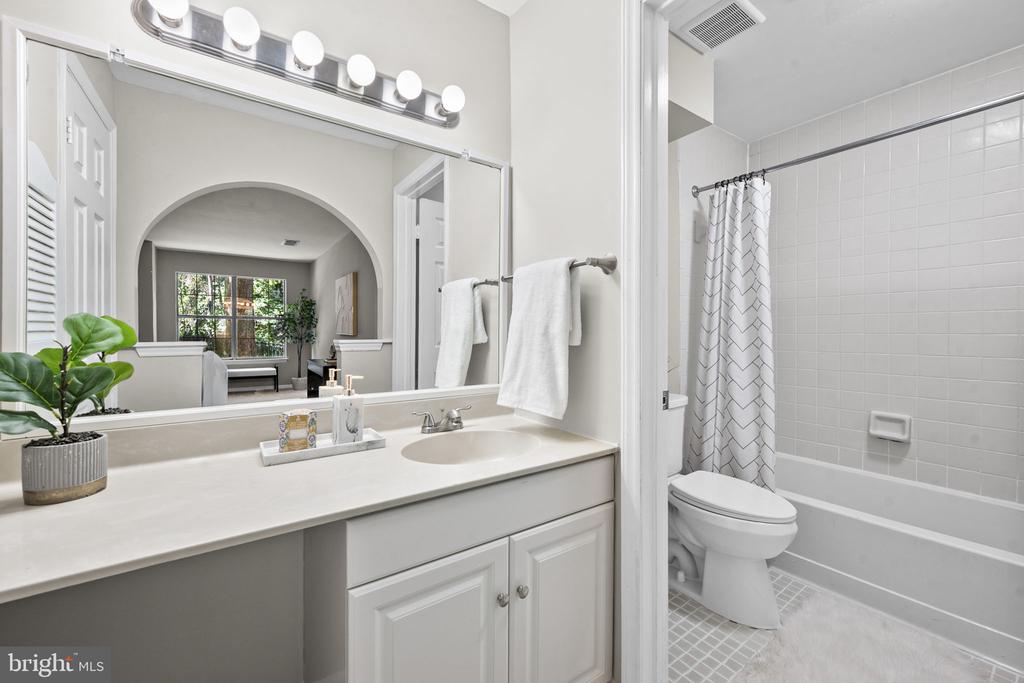 5822 INMAN PARK CIRCLE Unit: 110