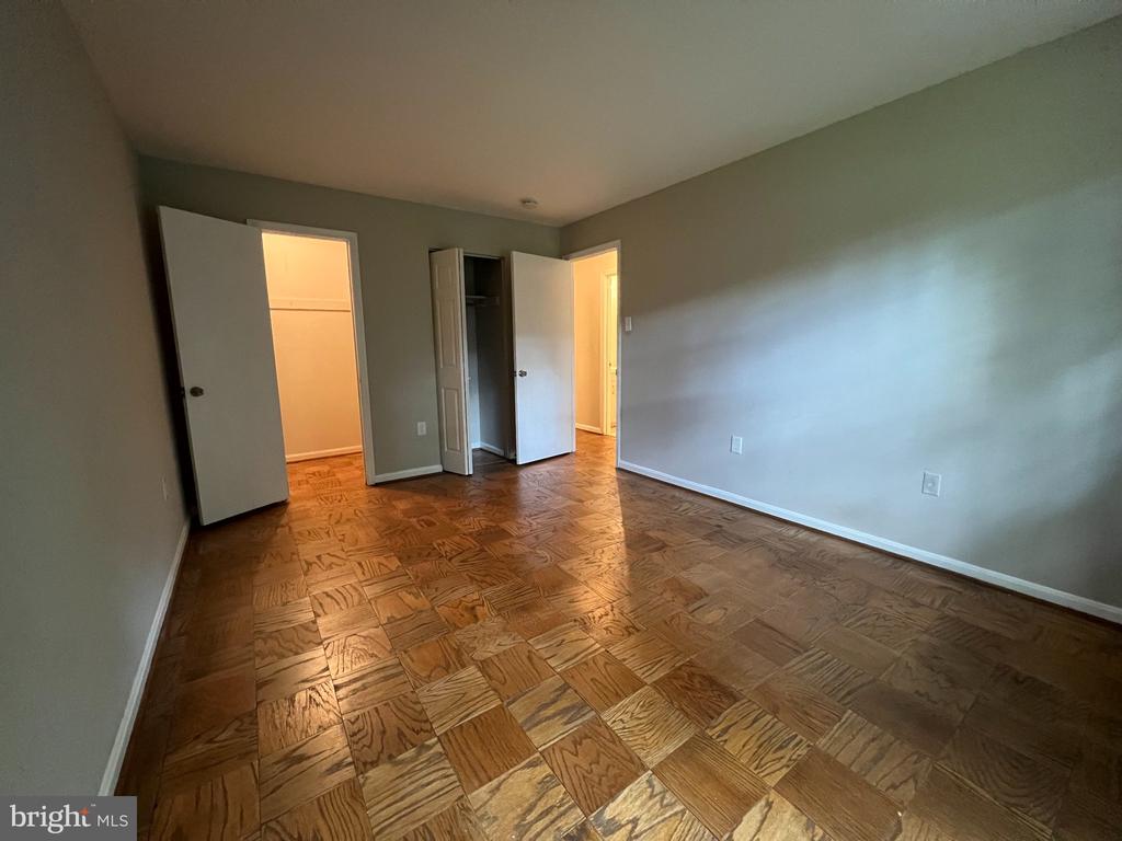 886 QUINCE BOULEVARD Unit: 202