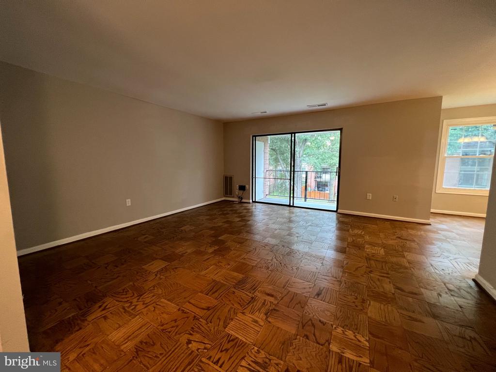 886 QUINCE BOULEVARD Unit: 202