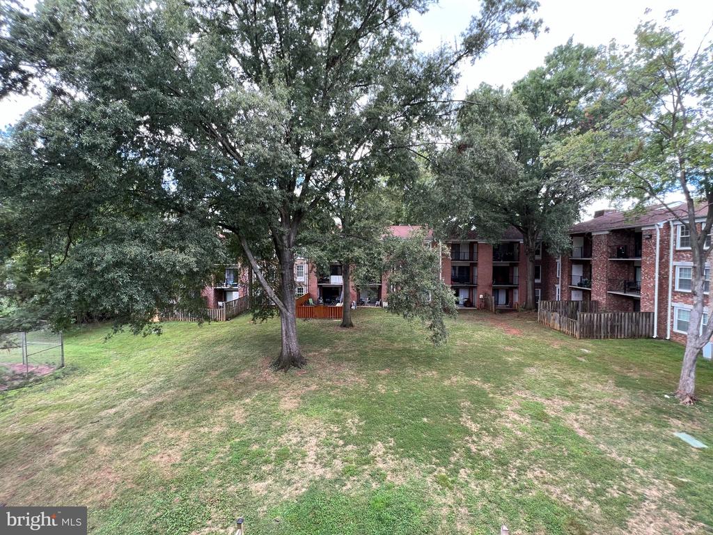 886 QUINCE BOULEVARD Unit: 202