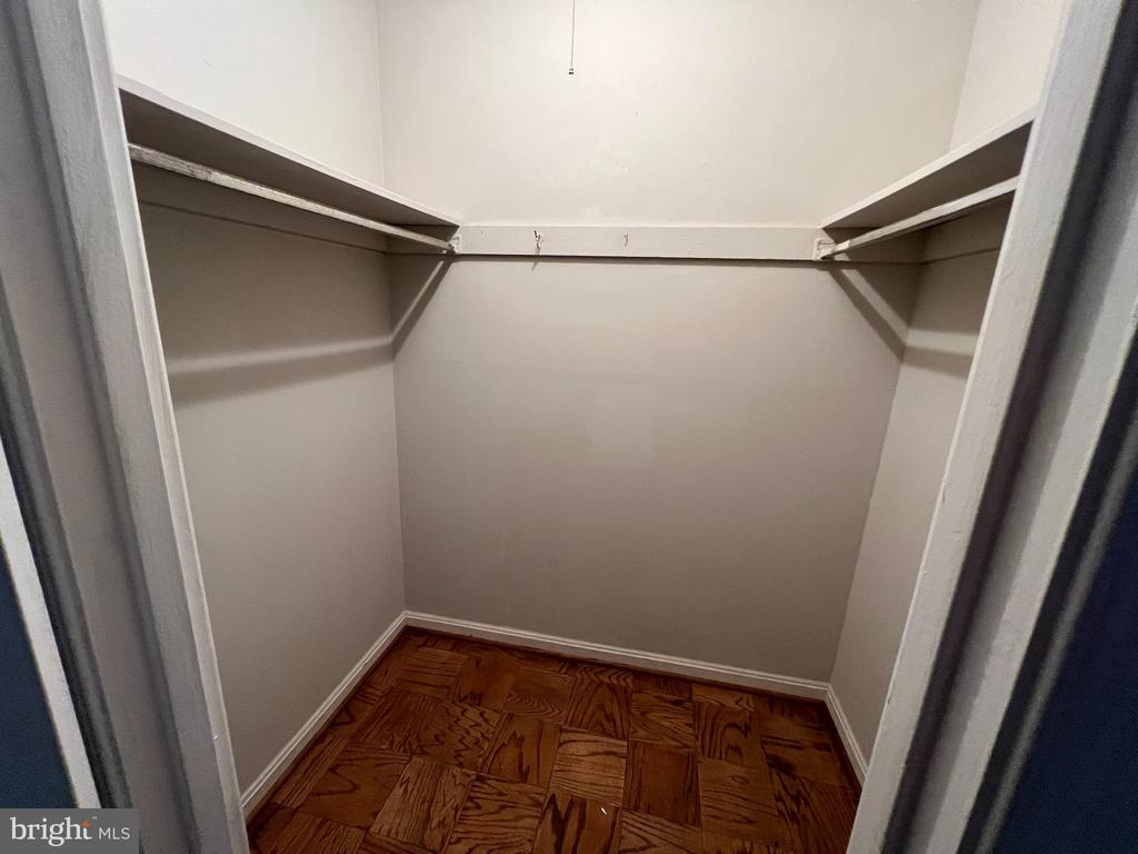 886 QUINCE BOULEVARD Unit: 202