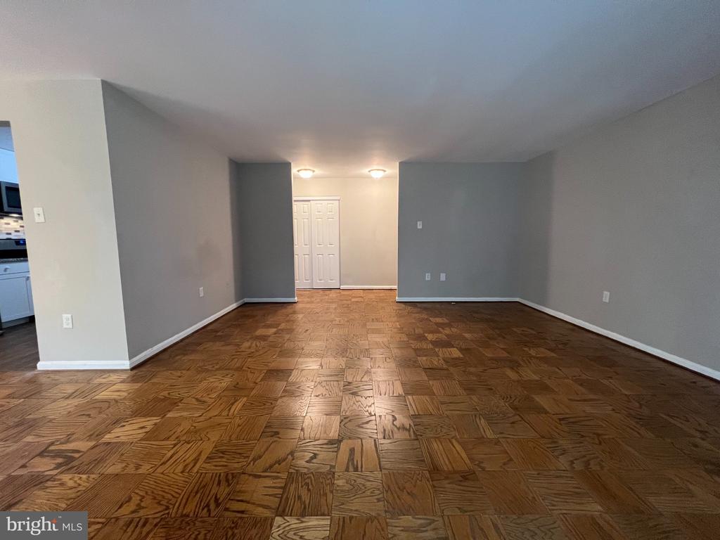 886 QUINCE BOULEVARD Unit: 202