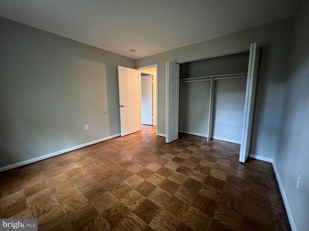 886 QUINCE BOULEVARD Unit: 202