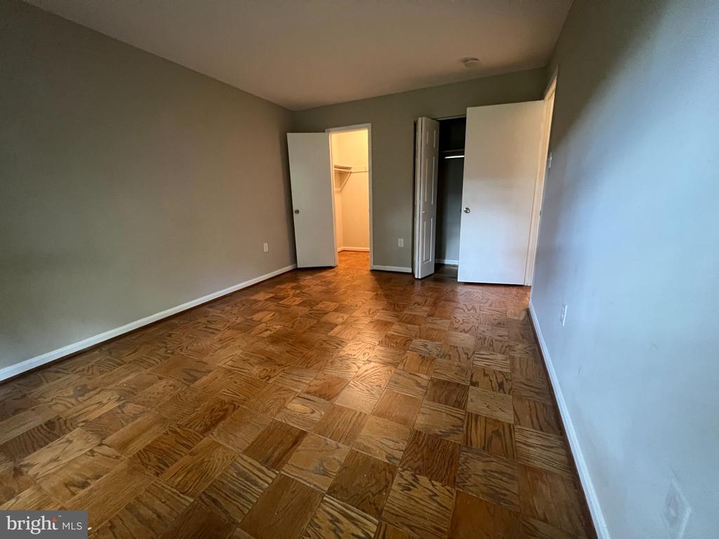 886 QUINCE BOULEVARD Unit: 202