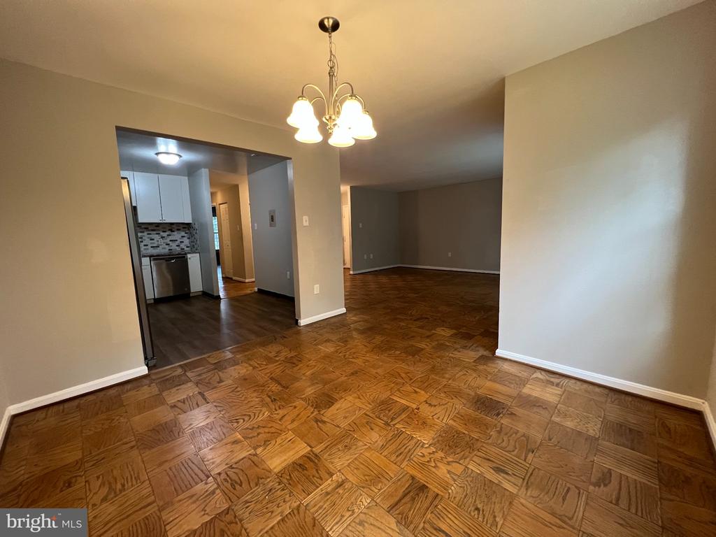 886 QUINCE BOULEVARD Unit: 202