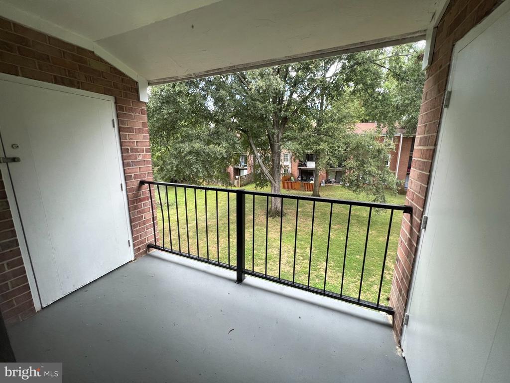 886 QUINCE BOULEVARD Unit: 202