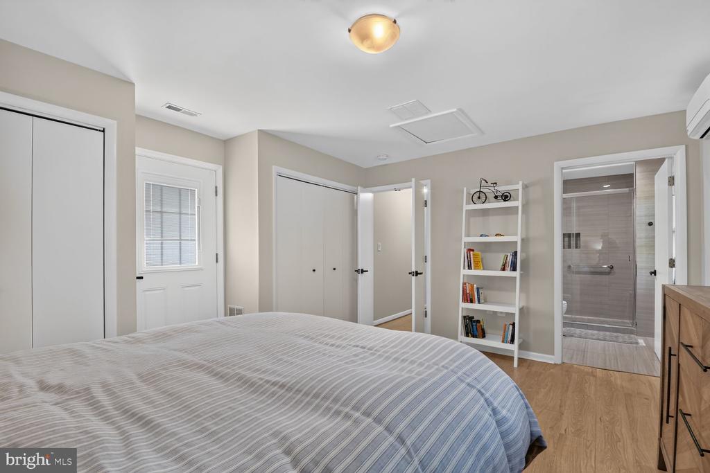 9 RICHVIEW COURT