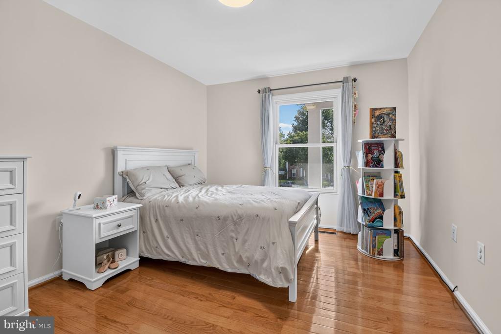 9 RICHVIEW COURT