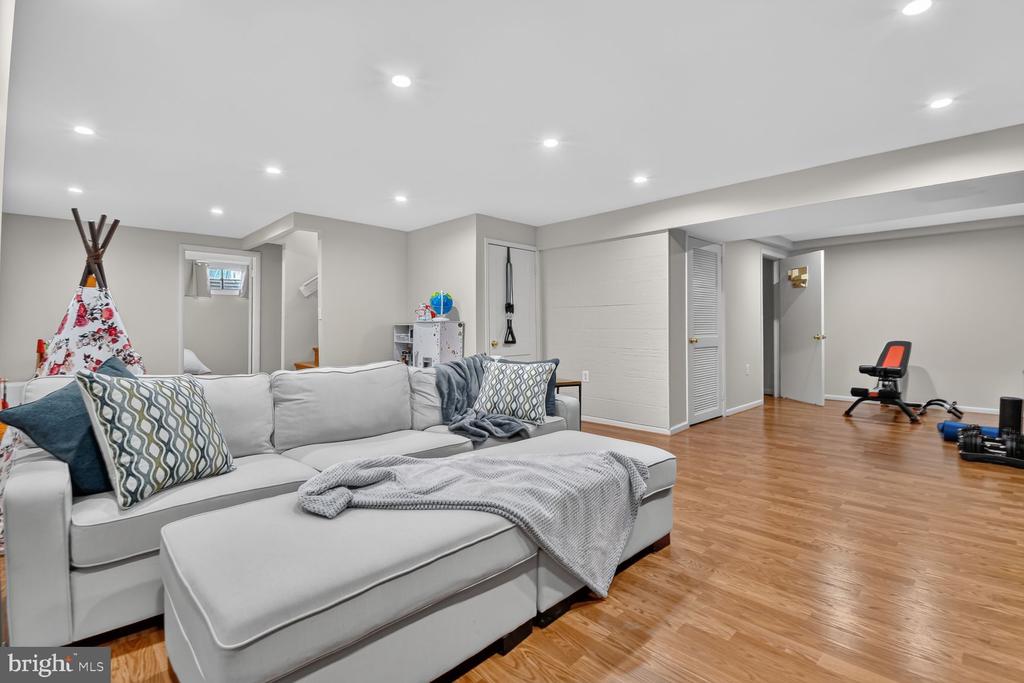 9 RICHVIEW COURT