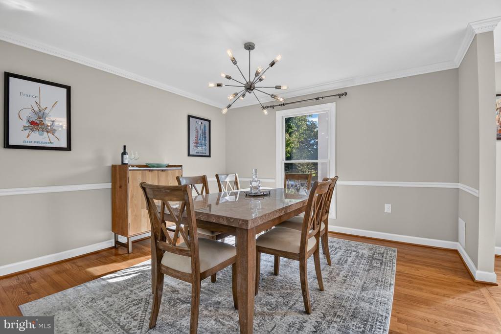9 RICHVIEW COURT