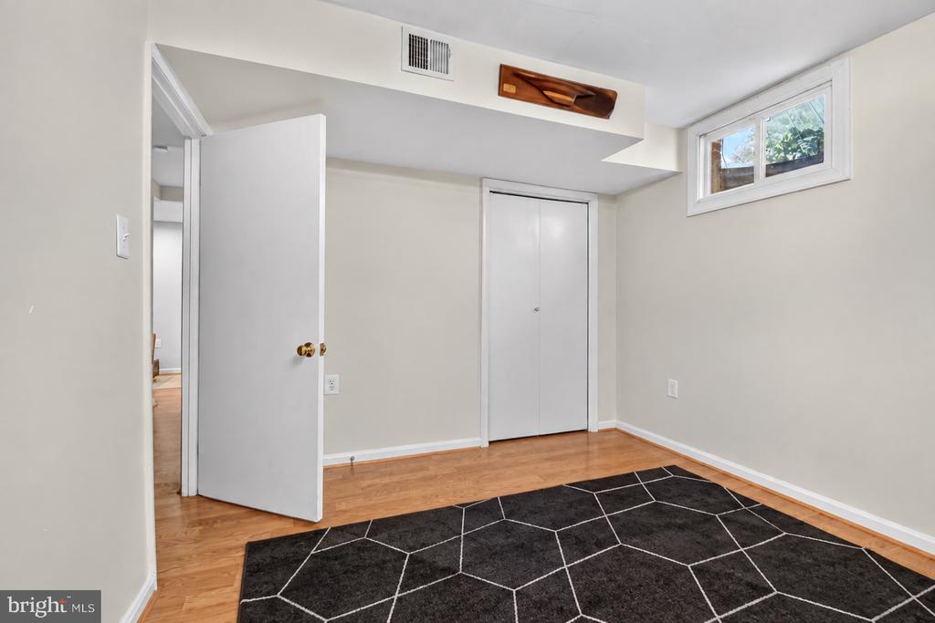 9 RICHVIEW COURT