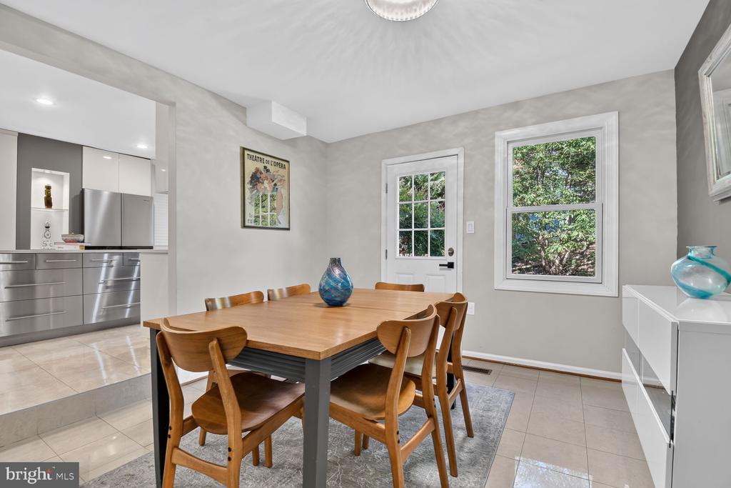 9 RICHVIEW COURT