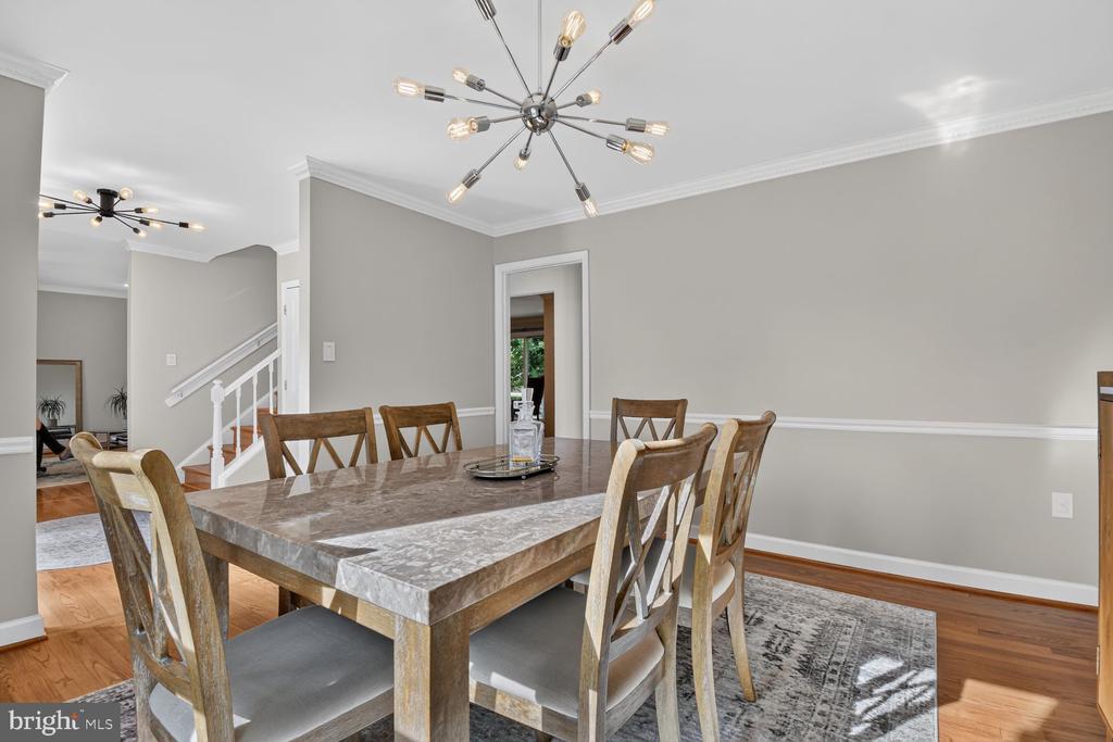 9 RICHVIEW COURT
