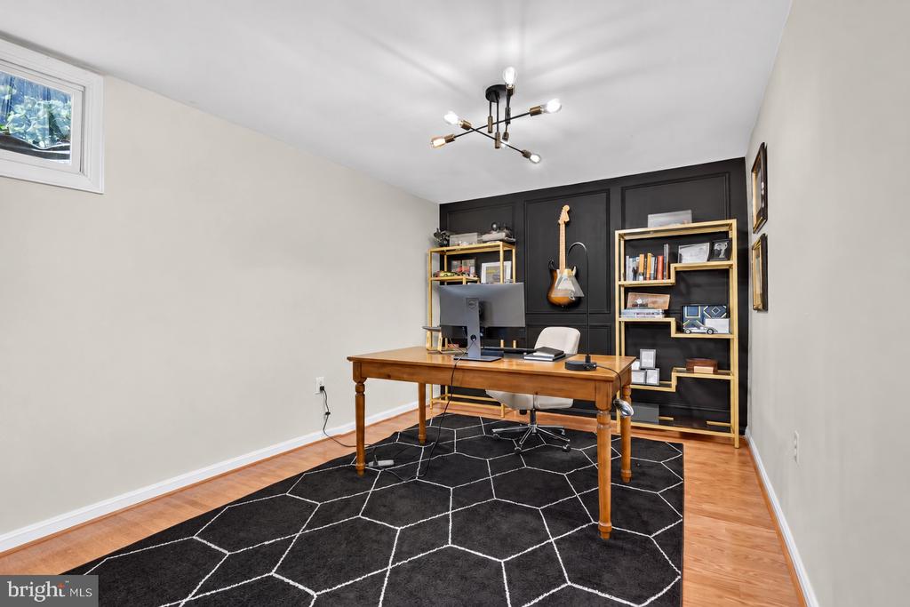 9 RICHVIEW COURT