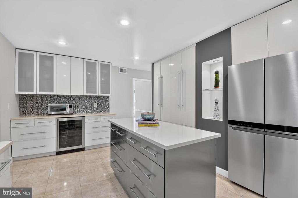 9 RICHVIEW COURT