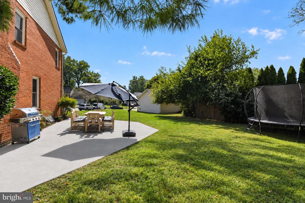 9 RICHVIEW COURT