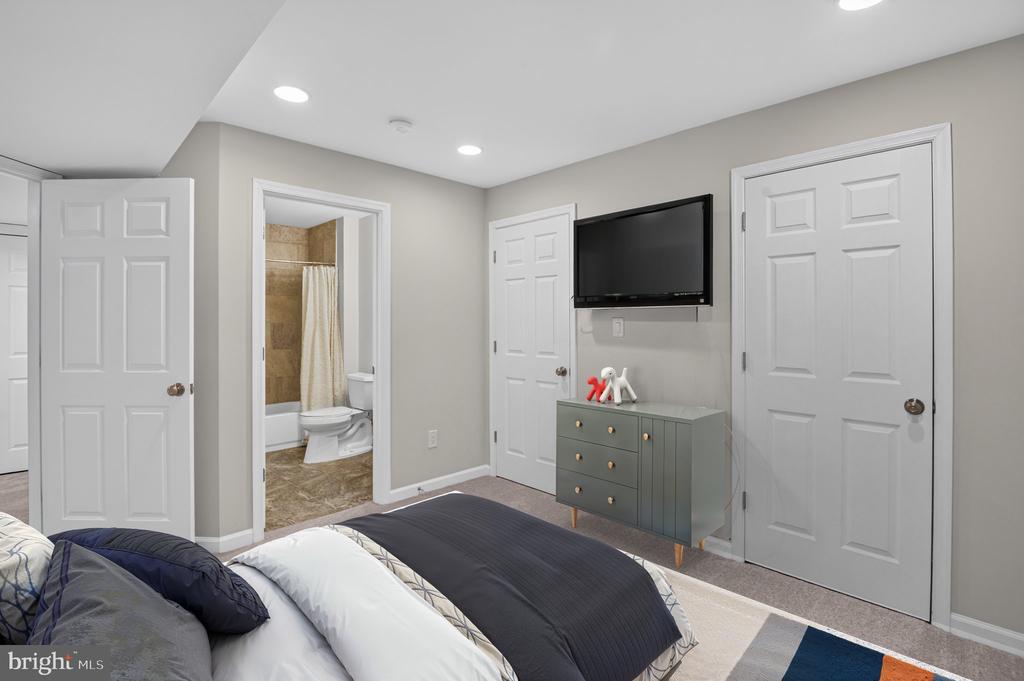 14305 OUTPOST WAY