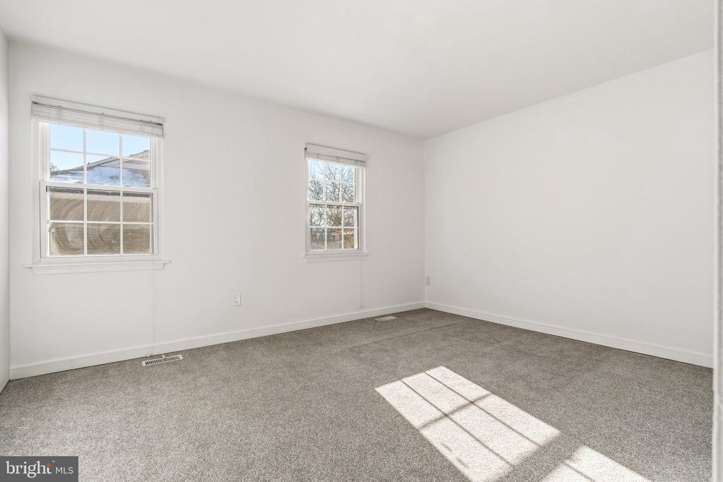 15727 AMBIANCE DRIVE