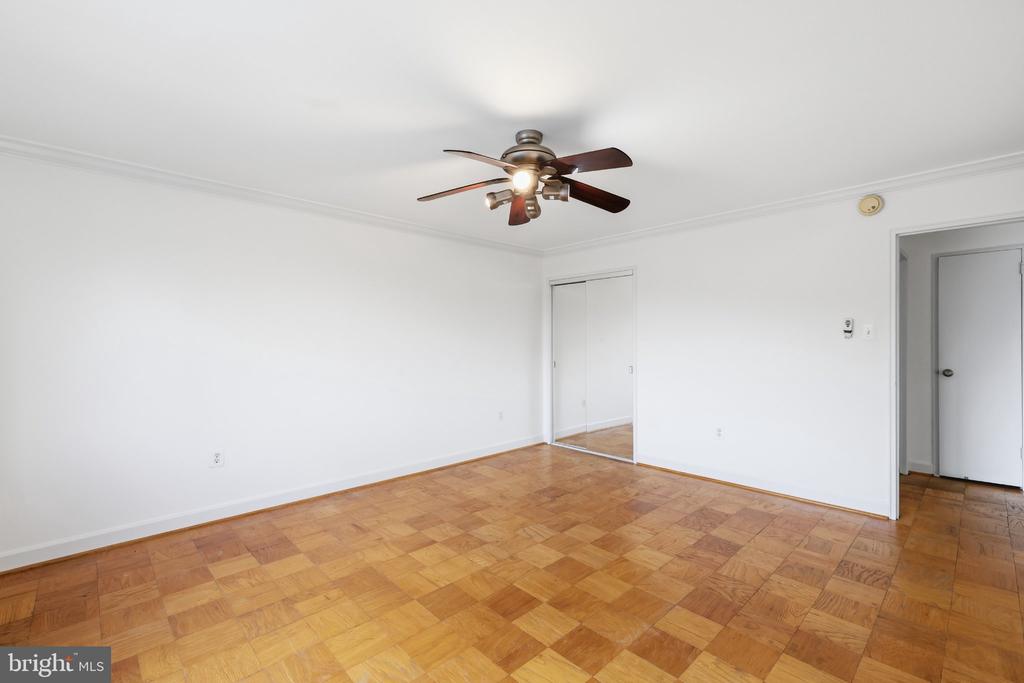 5301 WESTBARD CIRCLE Unit: 343
