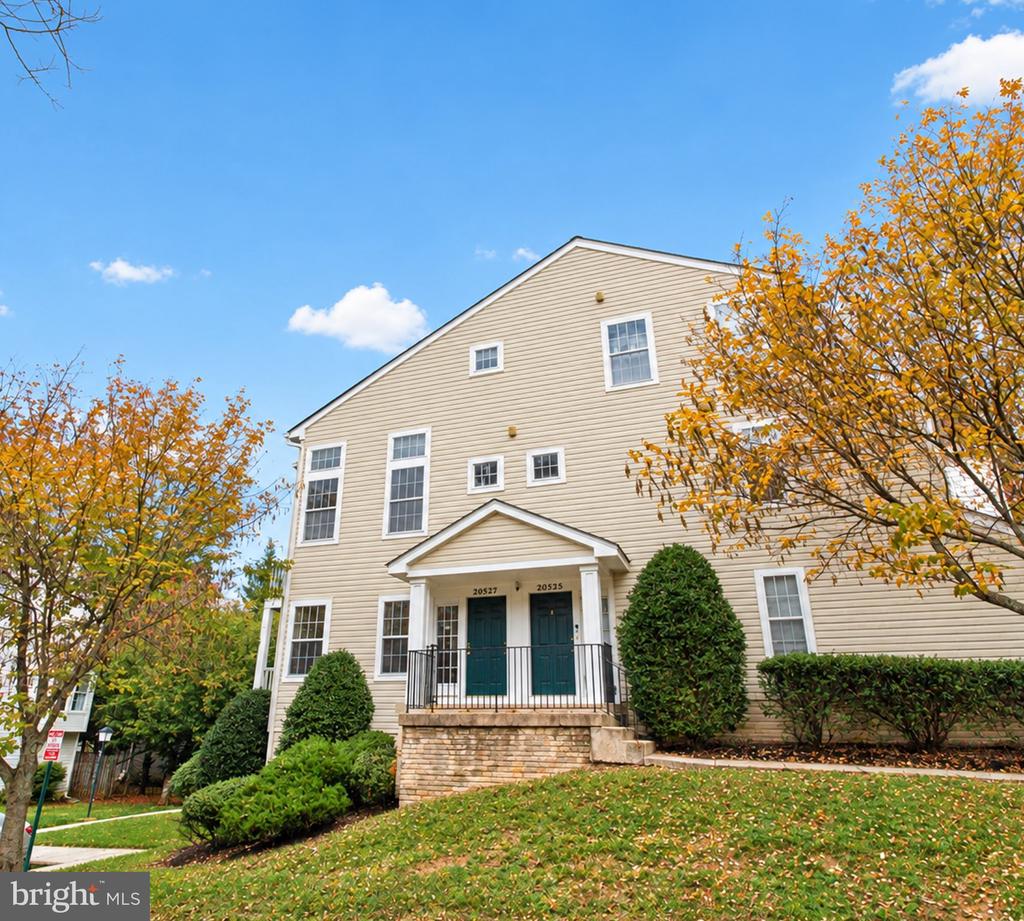 20527 GOLF COURSE DRIVE