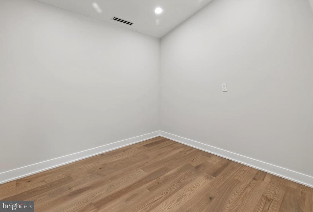4421 BRADLEY LANE