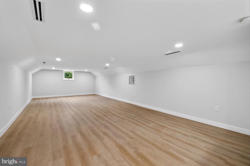 4421 BRADLEY LANE