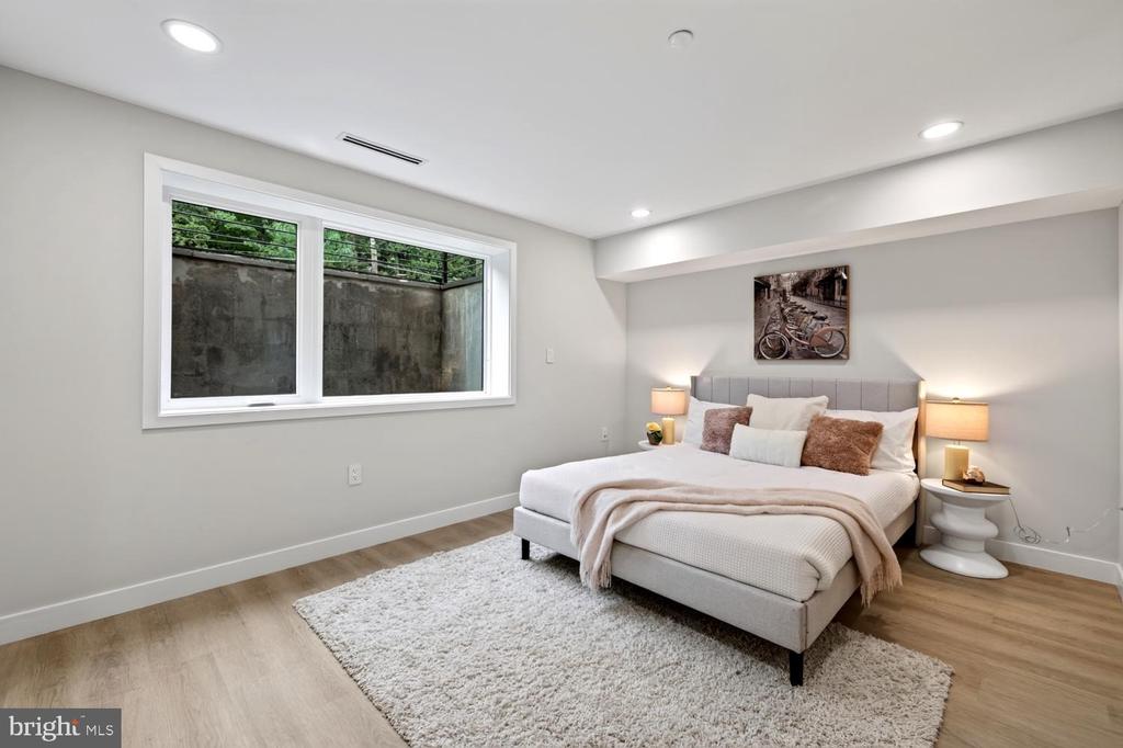 4421 BRADLEY LANE