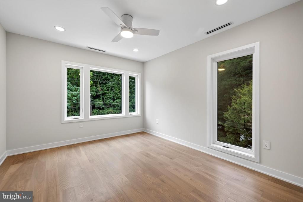 4421 BRADLEY LANE