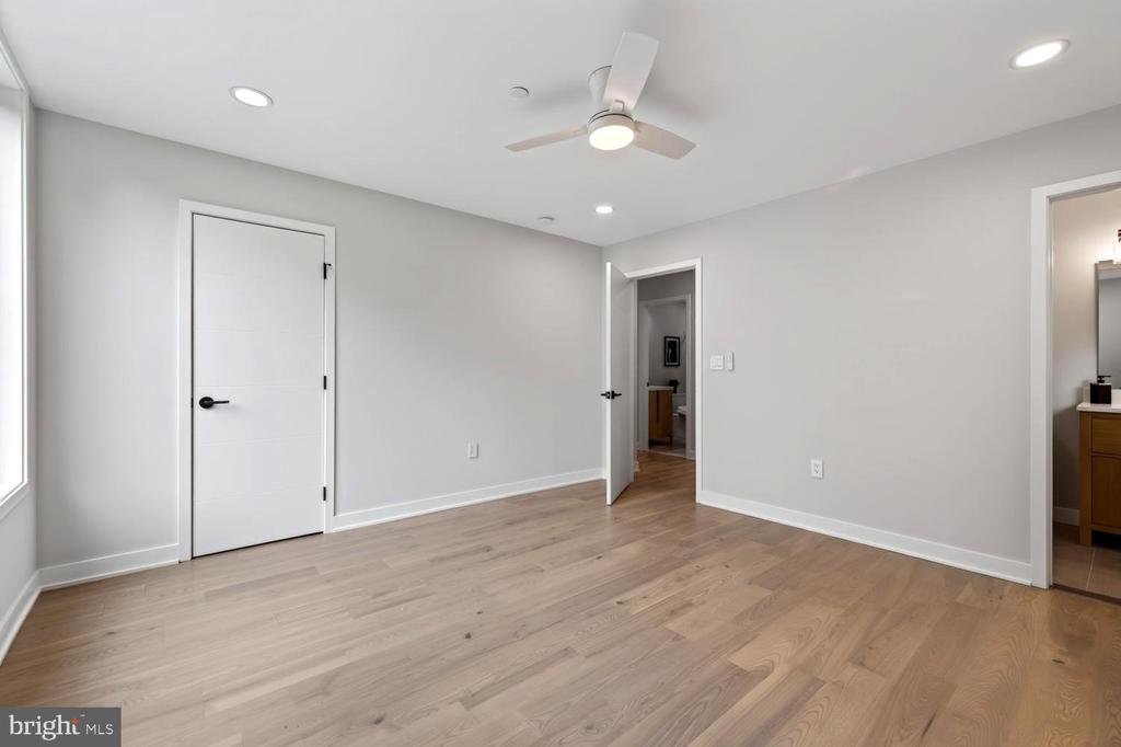4421 BRADLEY LANE