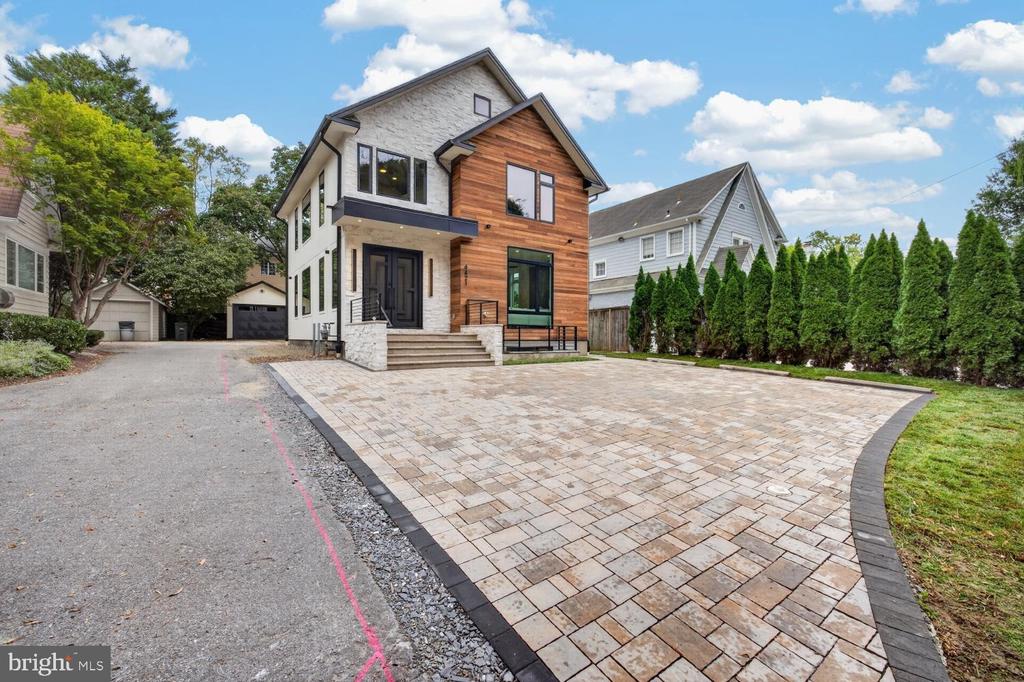 4421 BRADLEY LANE