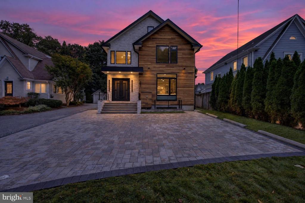 4421 BRADLEY LANE