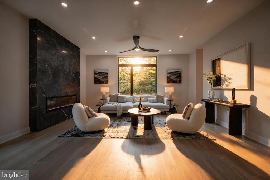 4421 BRADLEY LANE