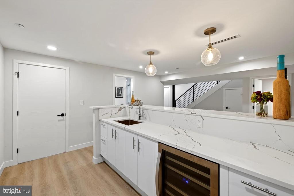 4421 BRADLEY LANE