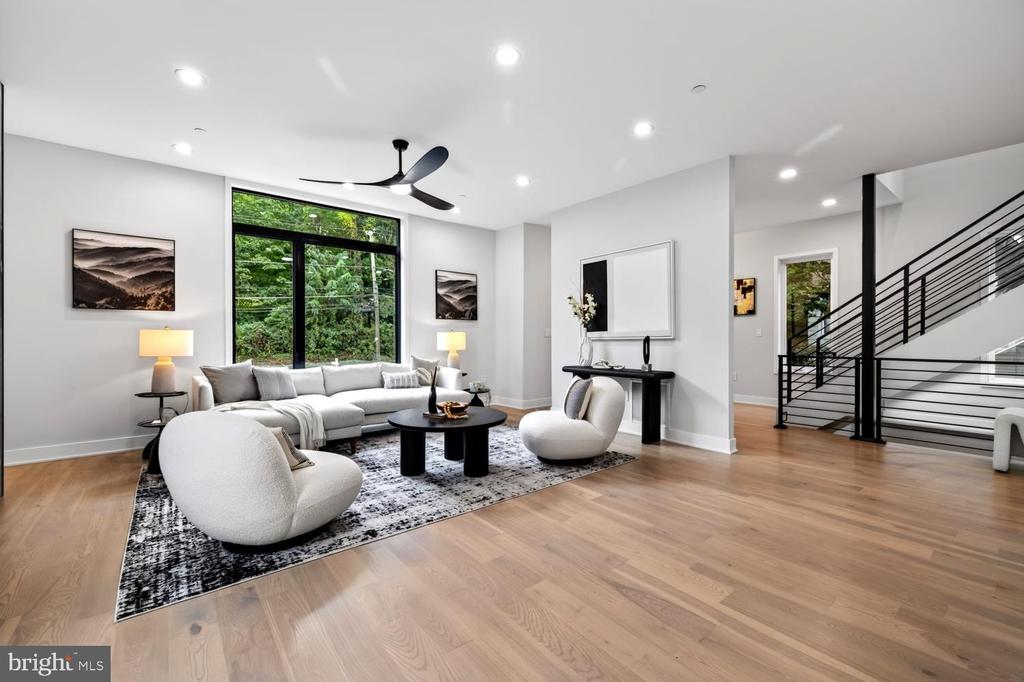 4421 BRADLEY LANE