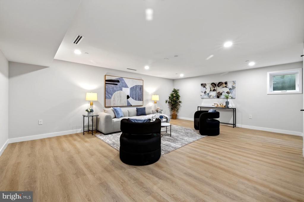 4421 BRADLEY LANE
