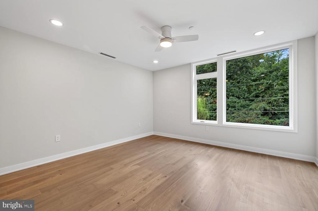 4421 BRADLEY LANE