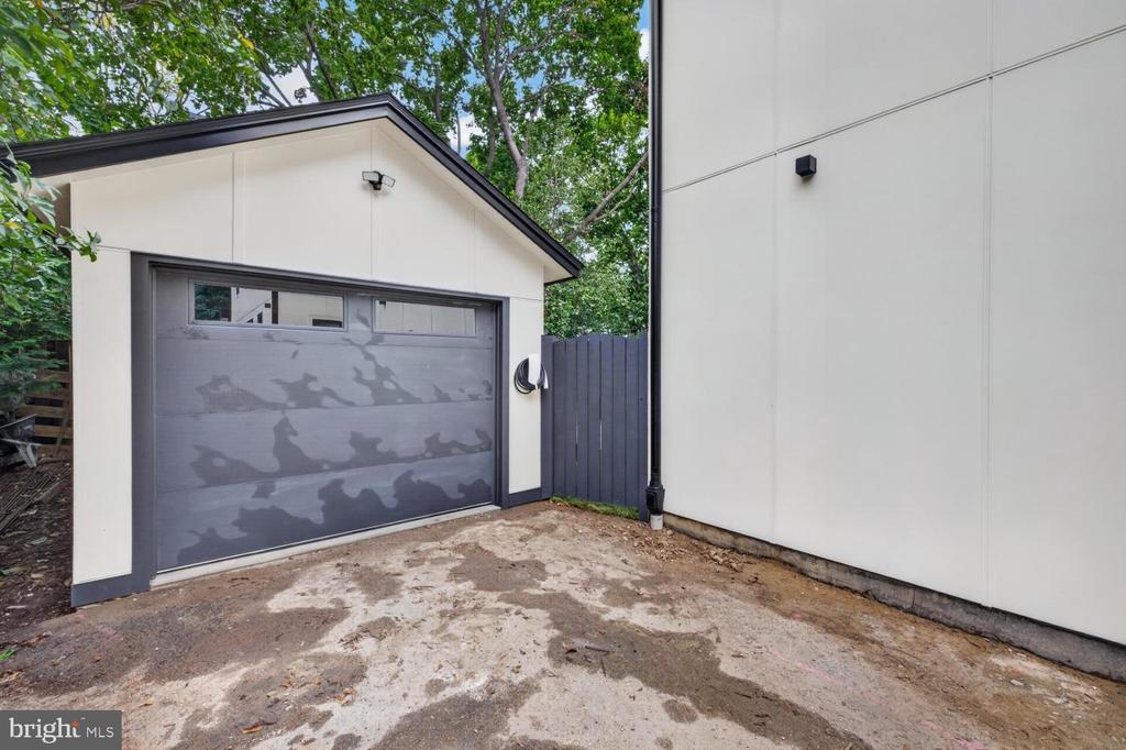 4421 BRADLEY LANE