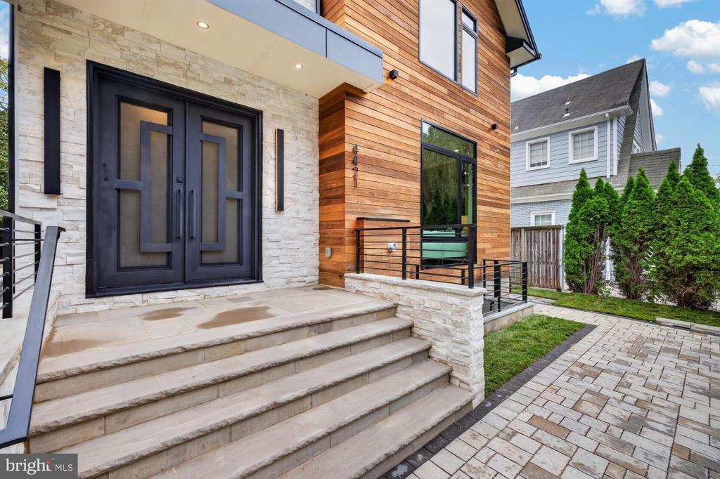 4421 BRADLEY LANE