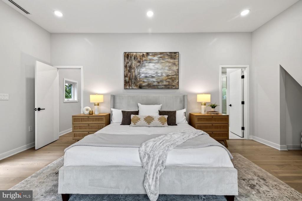 4421 BRADLEY LANE
