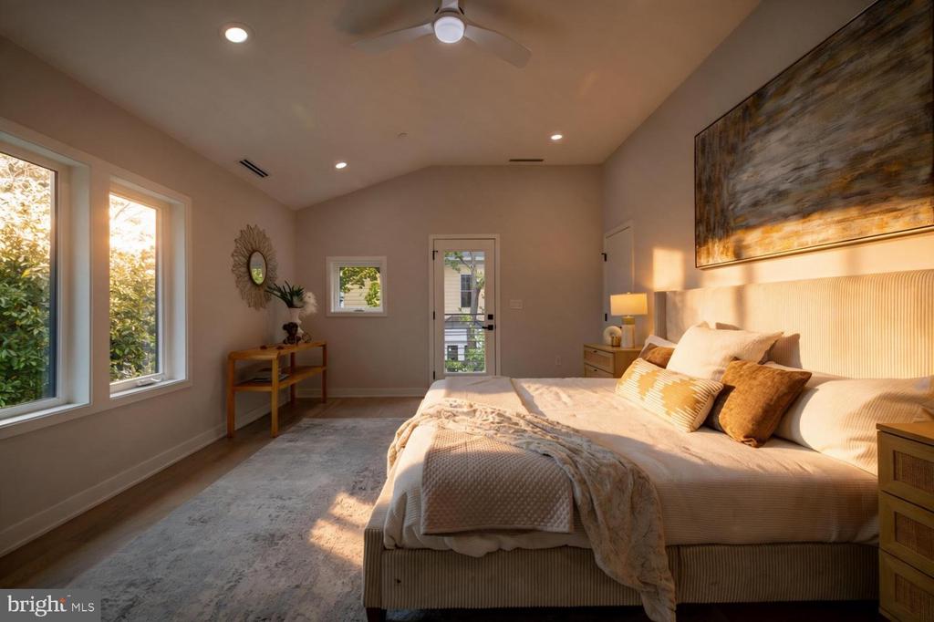 4421 BRADLEY LANE