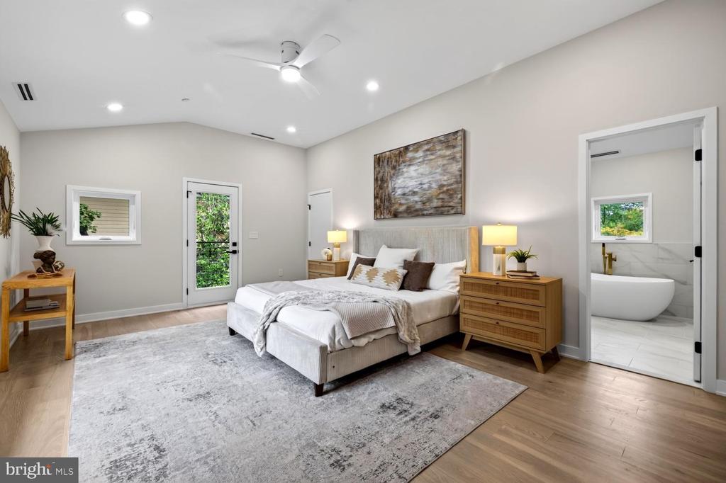 4421 BRADLEY LANE