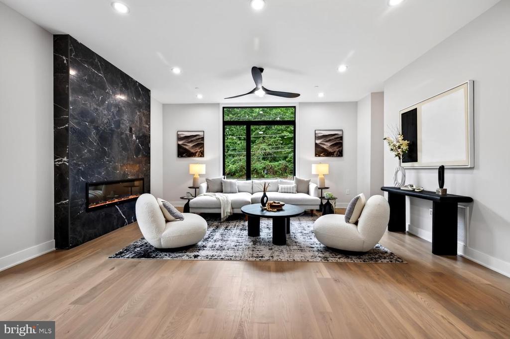 4421 BRADLEY LANE