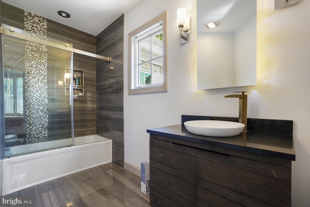 3200 SHORTRIDGE LANE