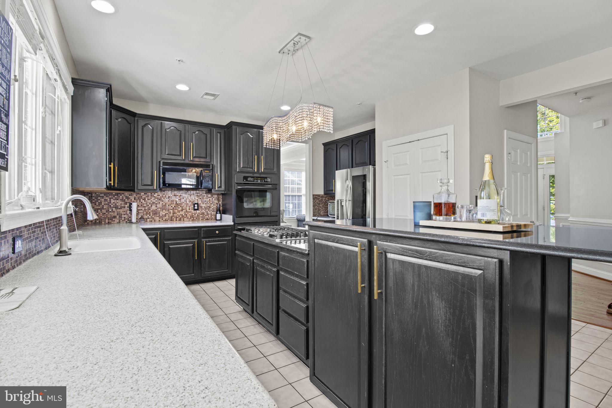 414 RIFTON COURT