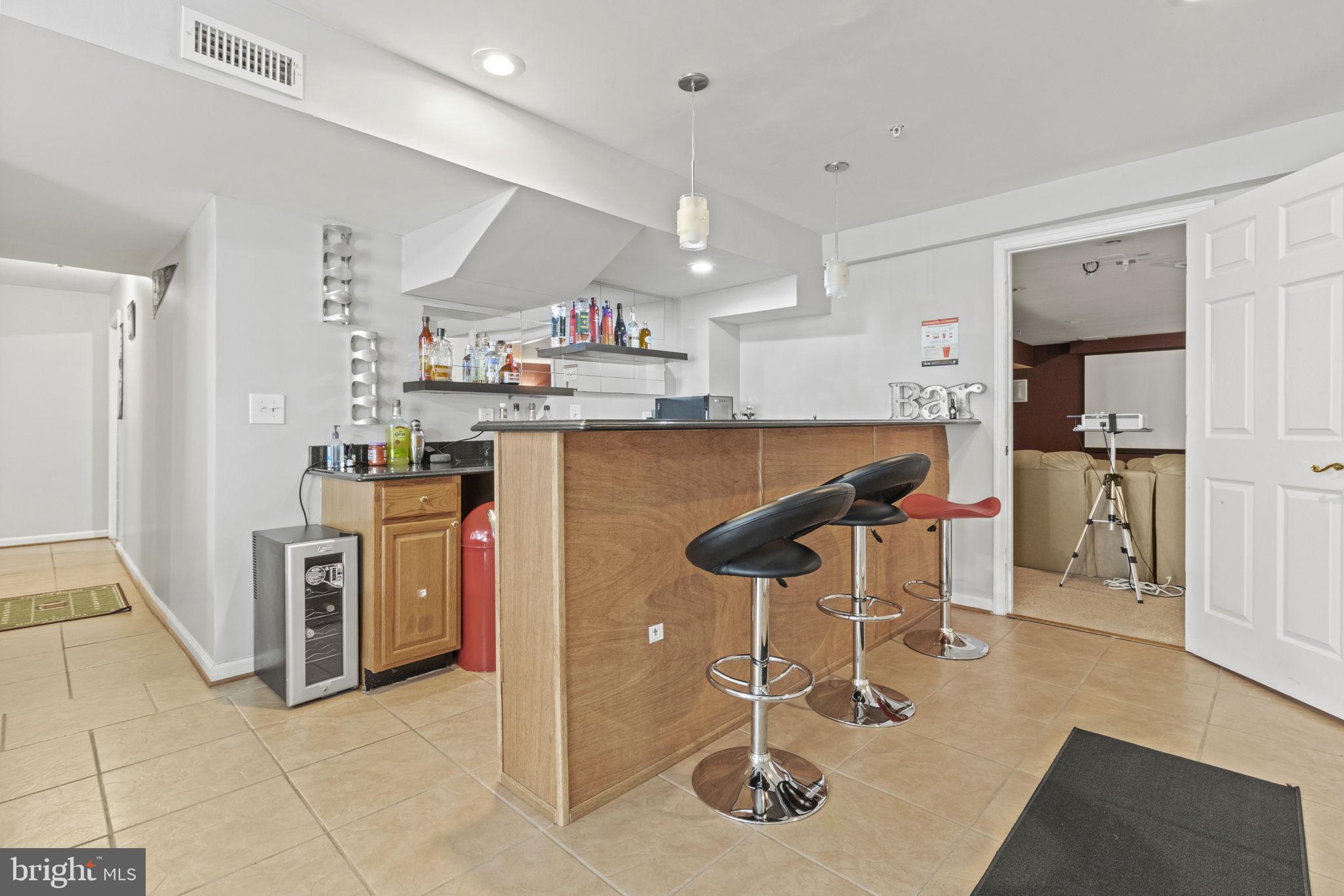 414 RIFTON COURT
