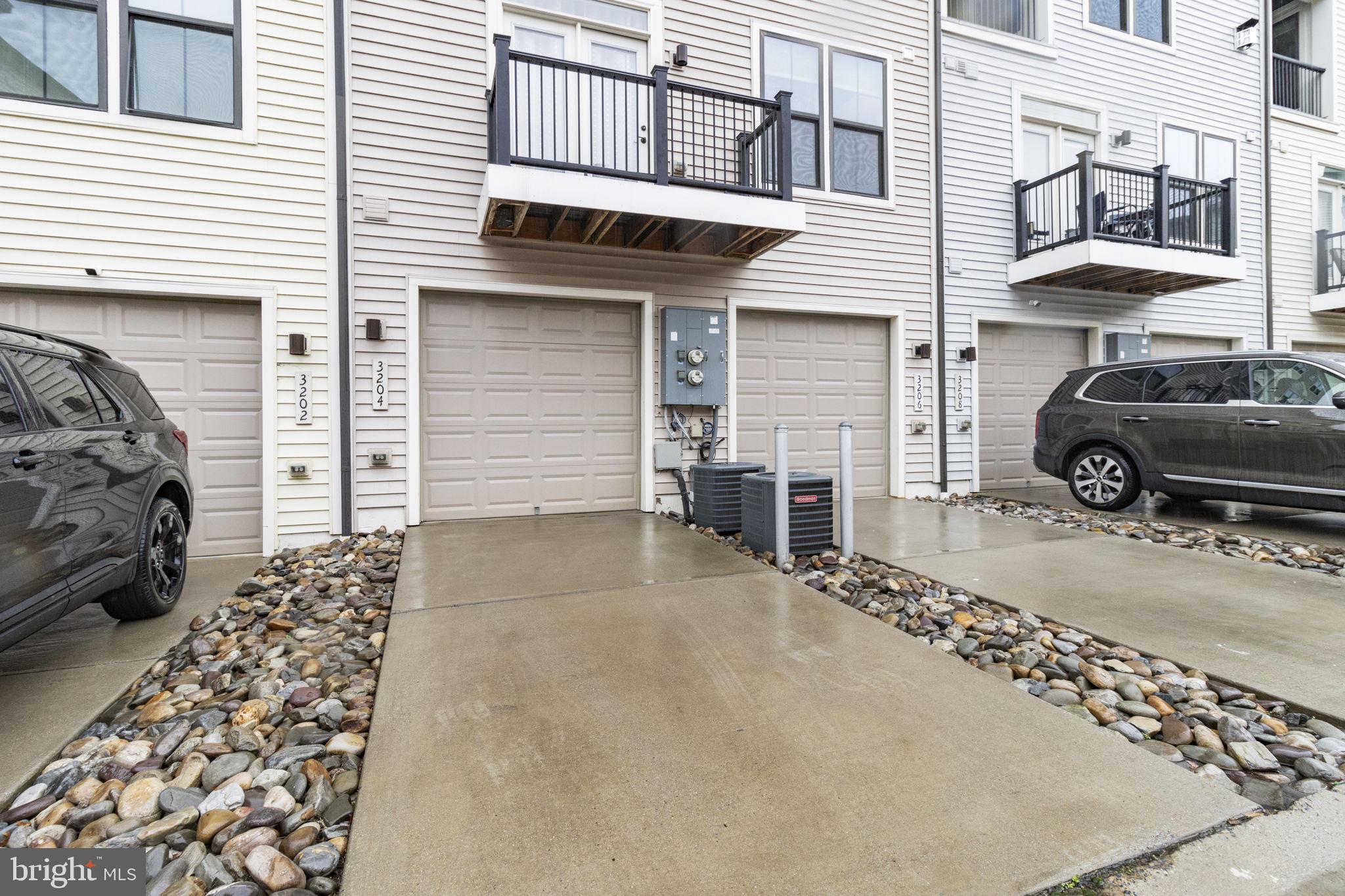 3204 TRIBUNE COURT