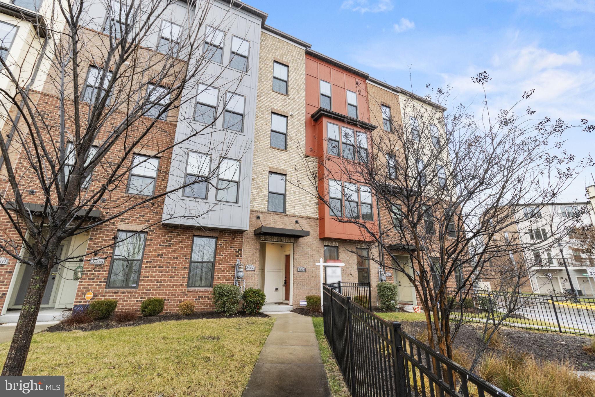 3204 TRIBUNE COURT