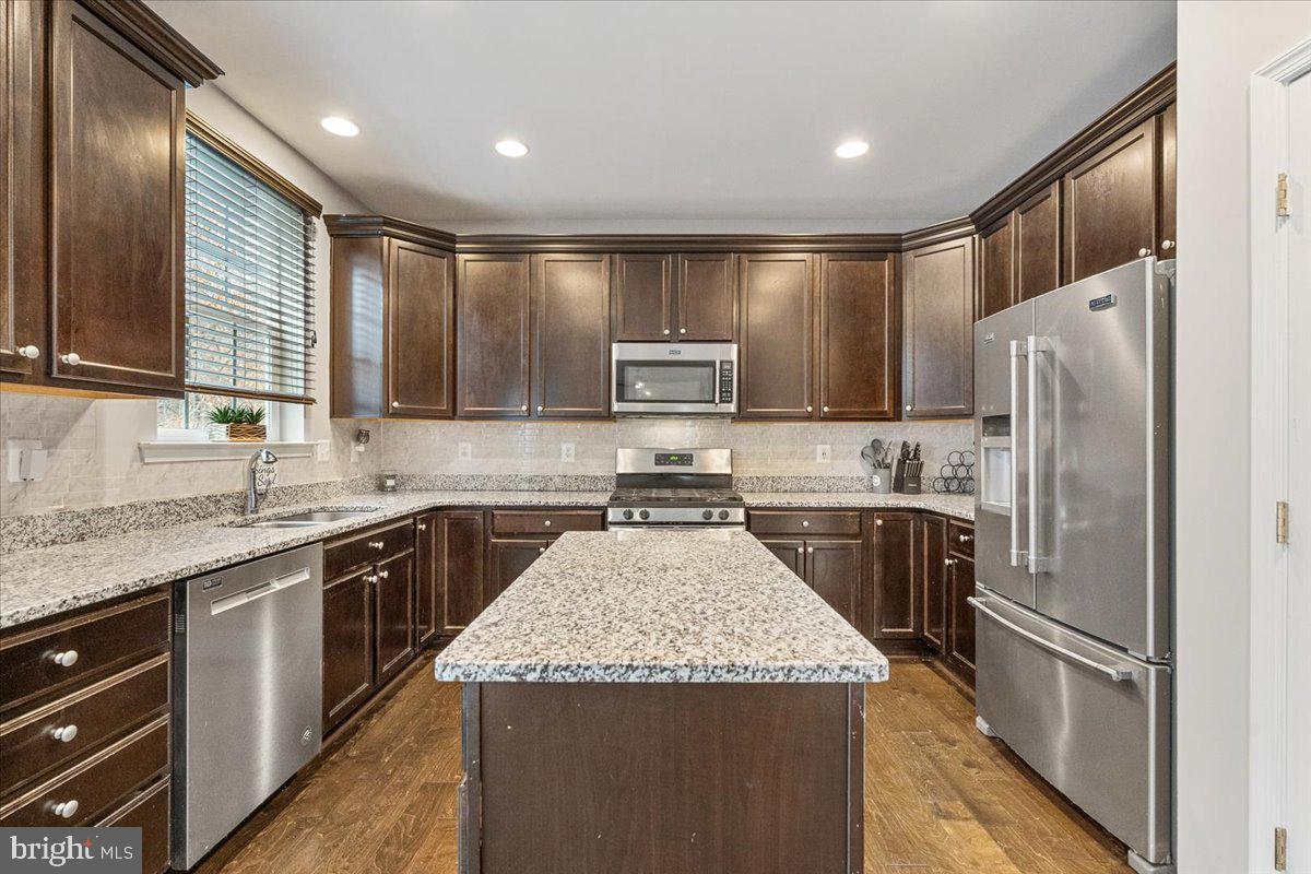 9202 VELVET COURT