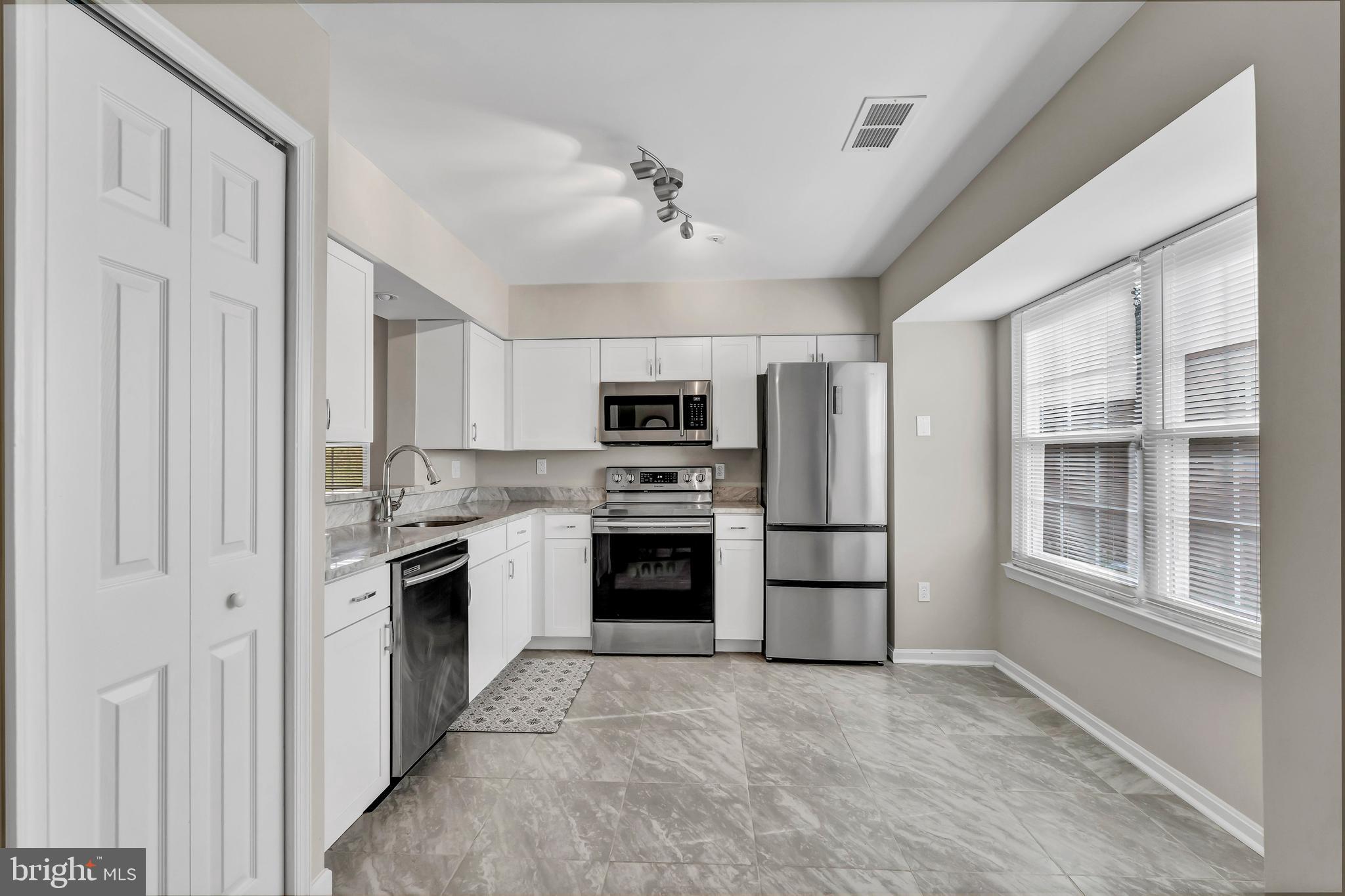 1841 CEDARWOOD COURT